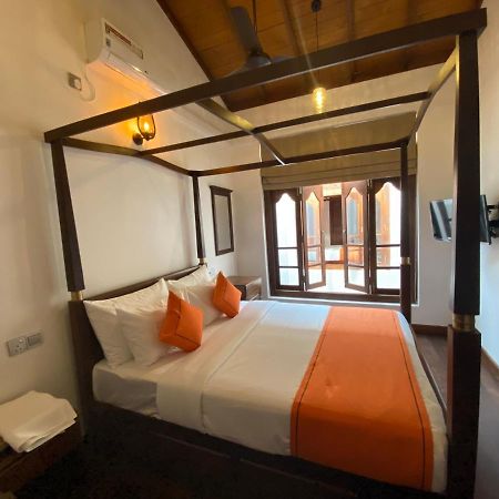Bed and Breakfast The Dutch Boutique Galle Esterno foto