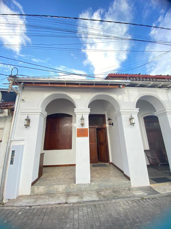 Bed and Breakfast The Dutch Boutique Galle Esterno foto